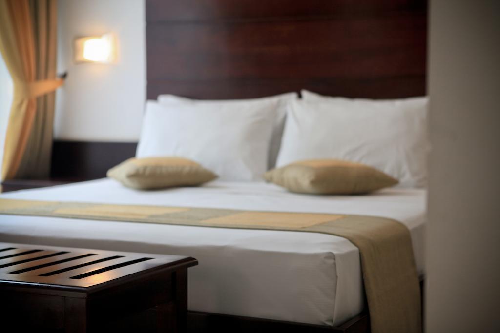 Lavendish Okrin Hotel Kataragama Zimmer foto